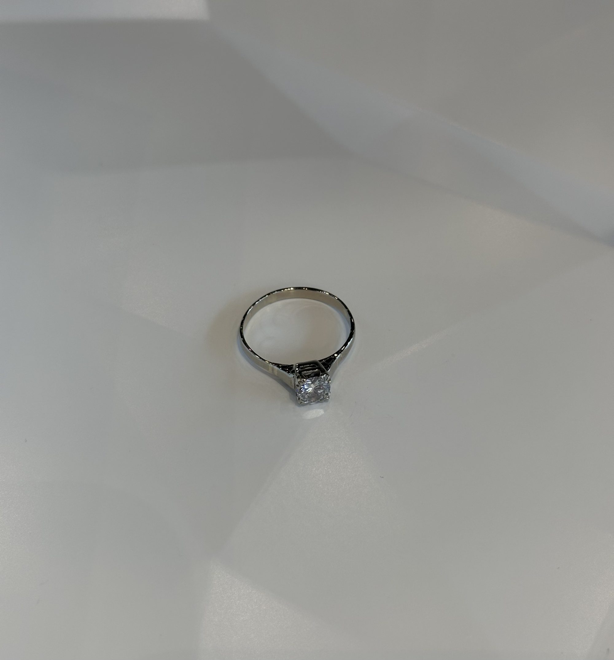 Witgouden solitairering briljant 0,45ct