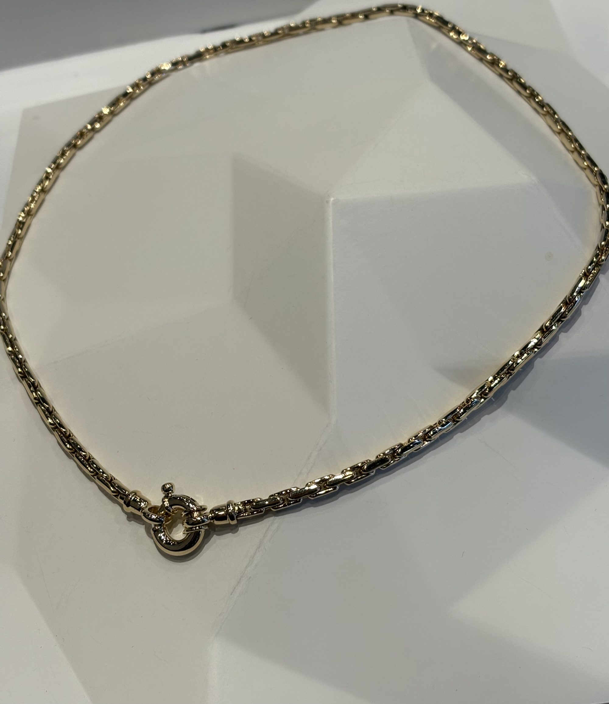 Geelgouden cobracollier