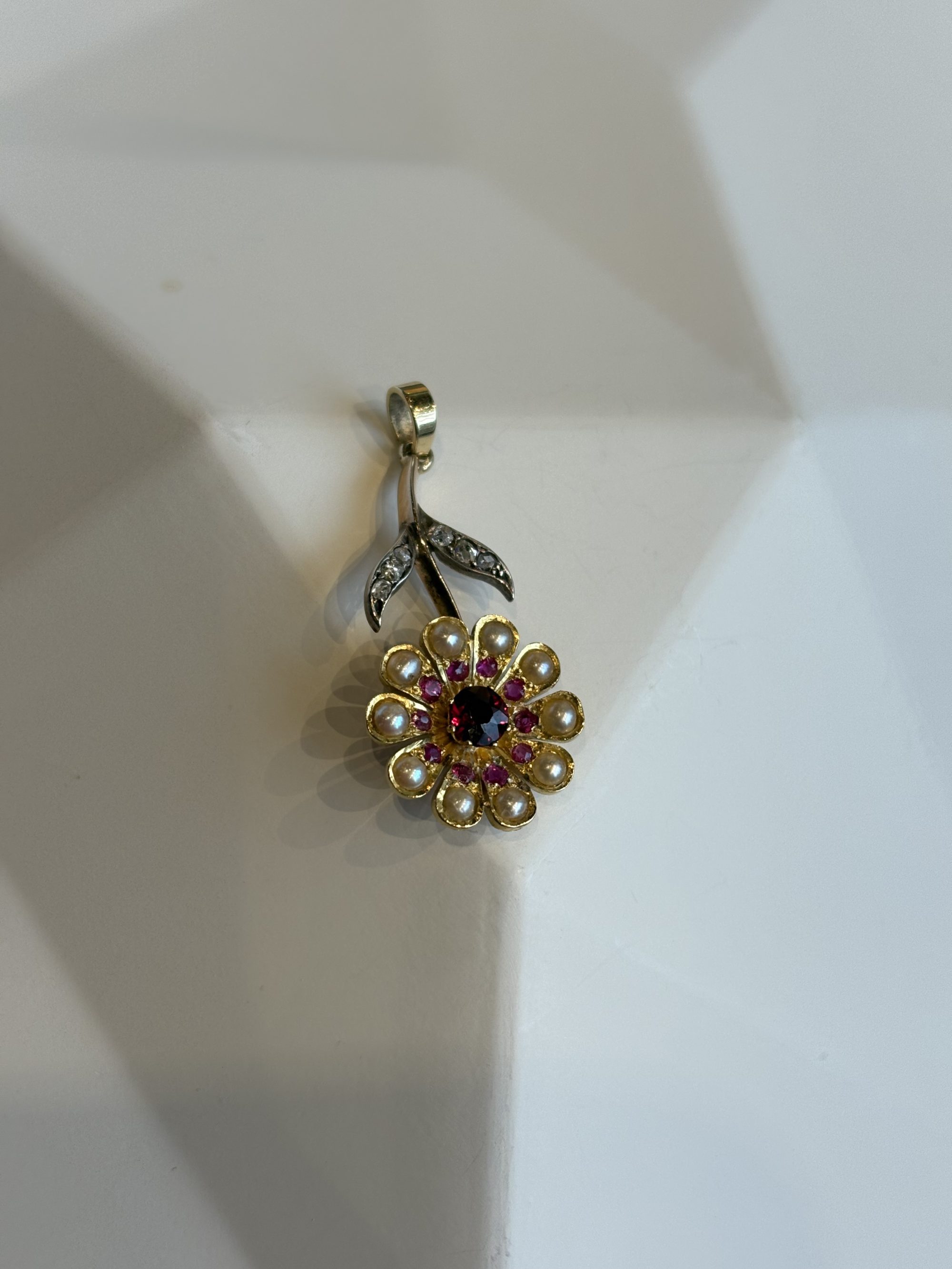 Bicolor gouden bloemhanger