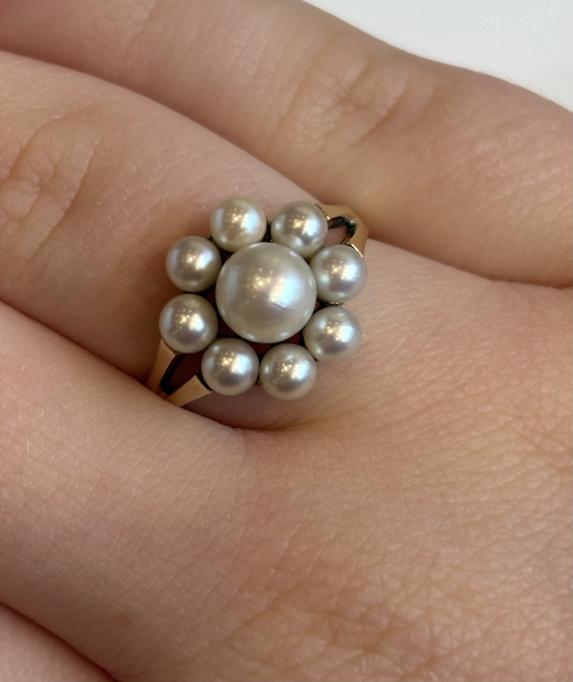 Alternative view of Gouden entouragering met parels