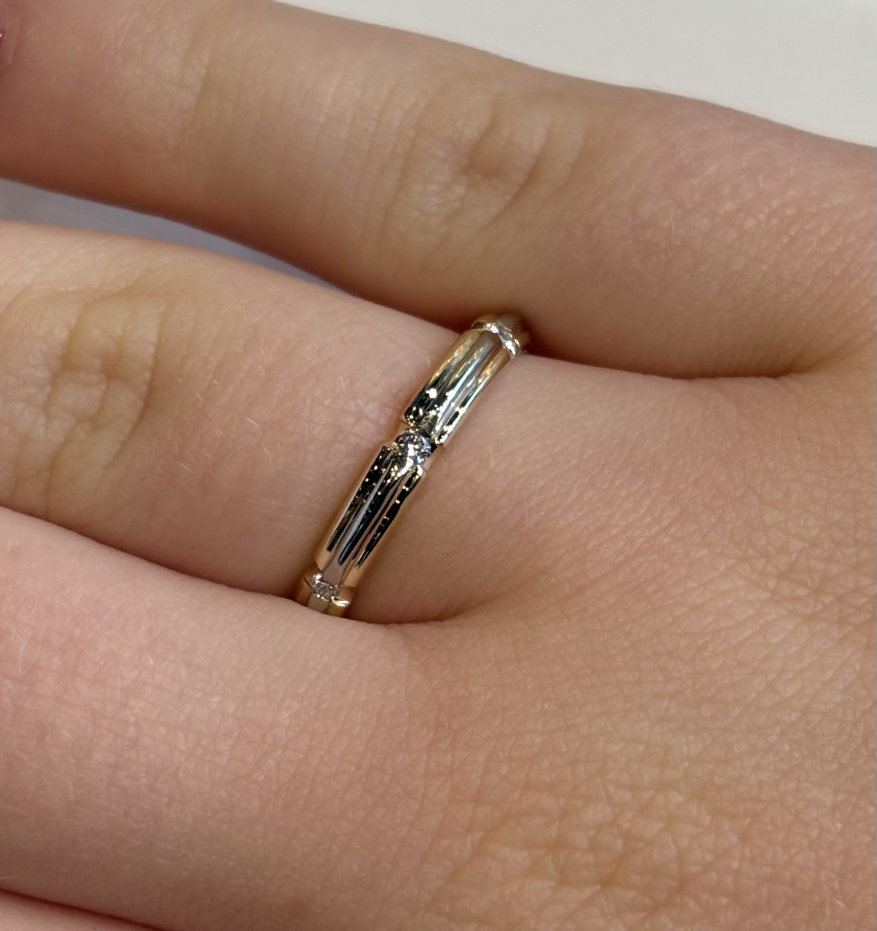 Alternative view of Bicolor gouden fantasiering met 3 briljanten