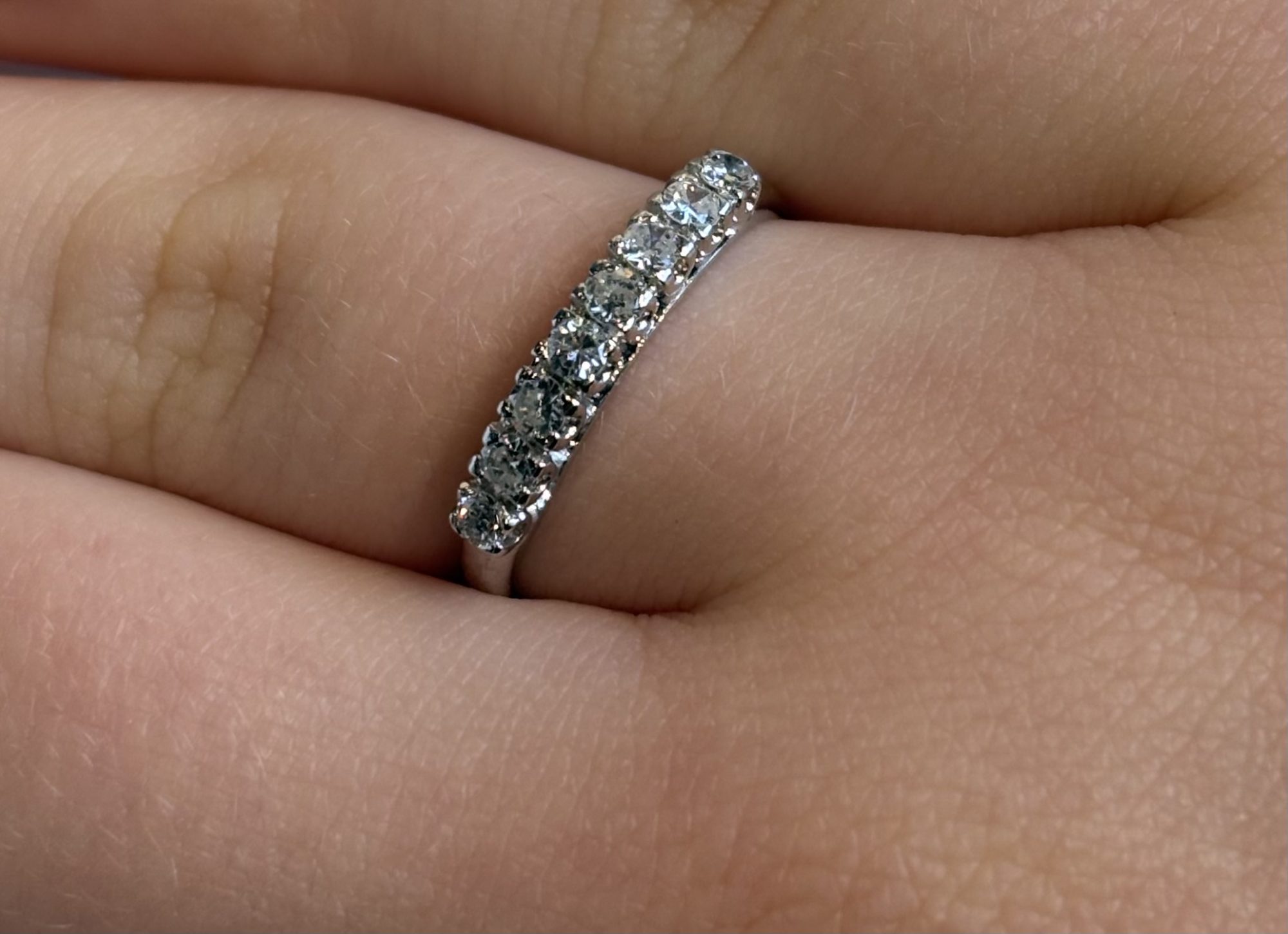 Alternative view of Witgouden memoirering met 8 diamanten