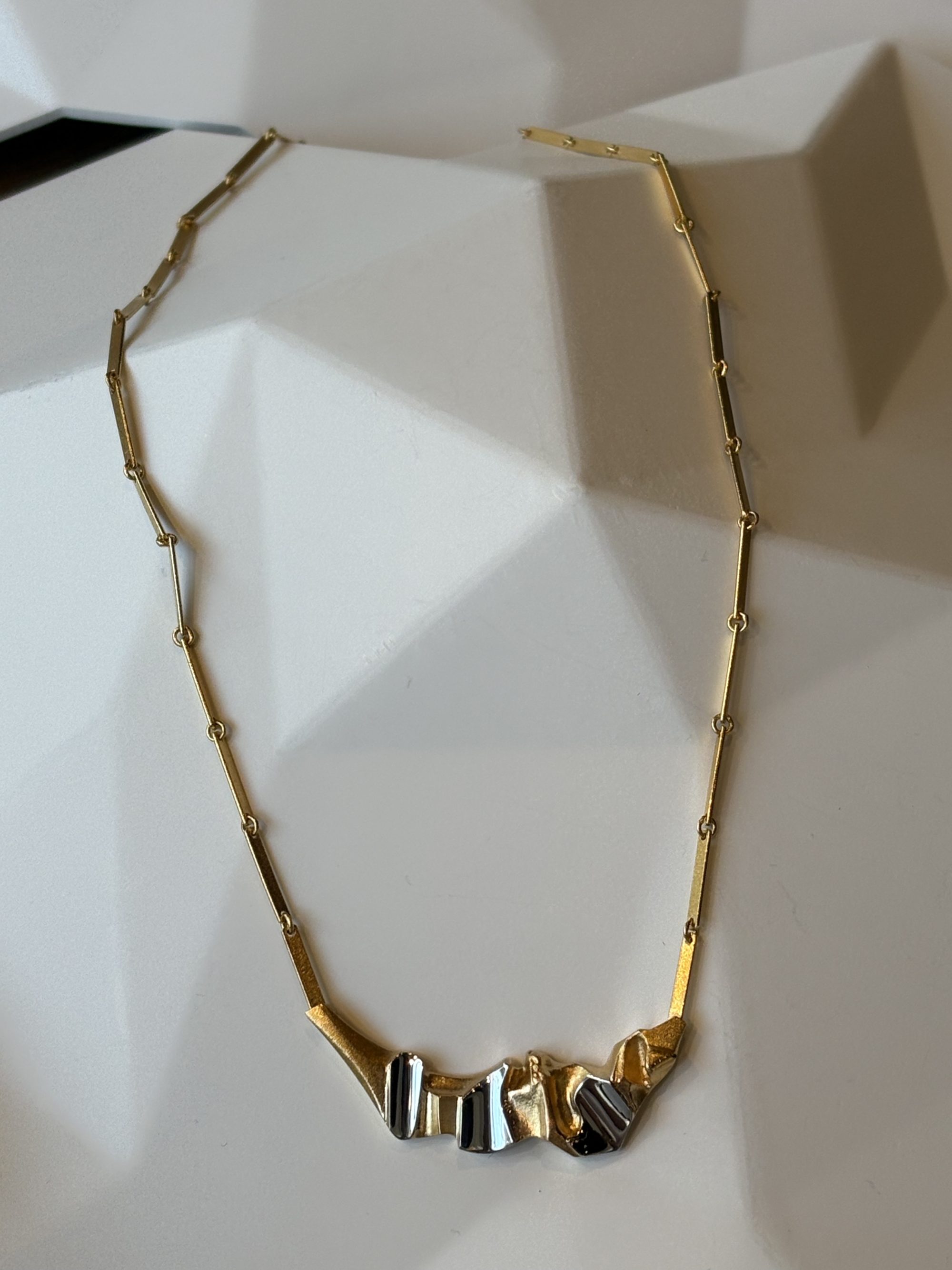 Alternative view of Gouden Lapponia collier Alba