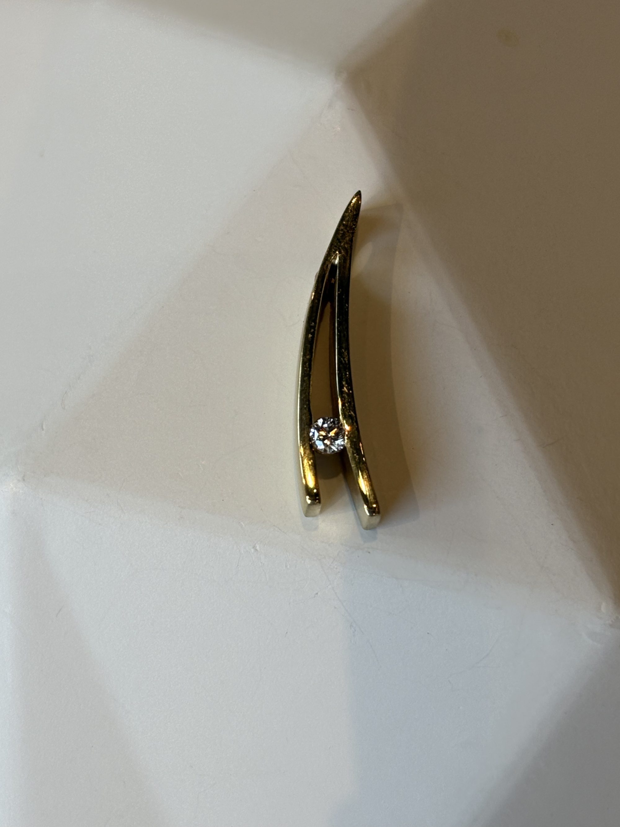 Geelgouden hanger met briljant 0,08ct