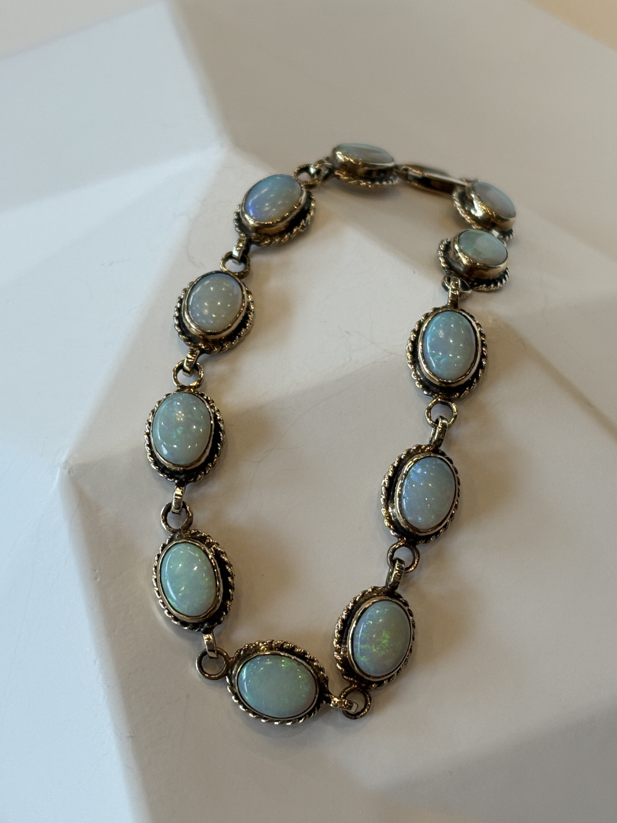 Gouden armband met opalen 2,75ct
