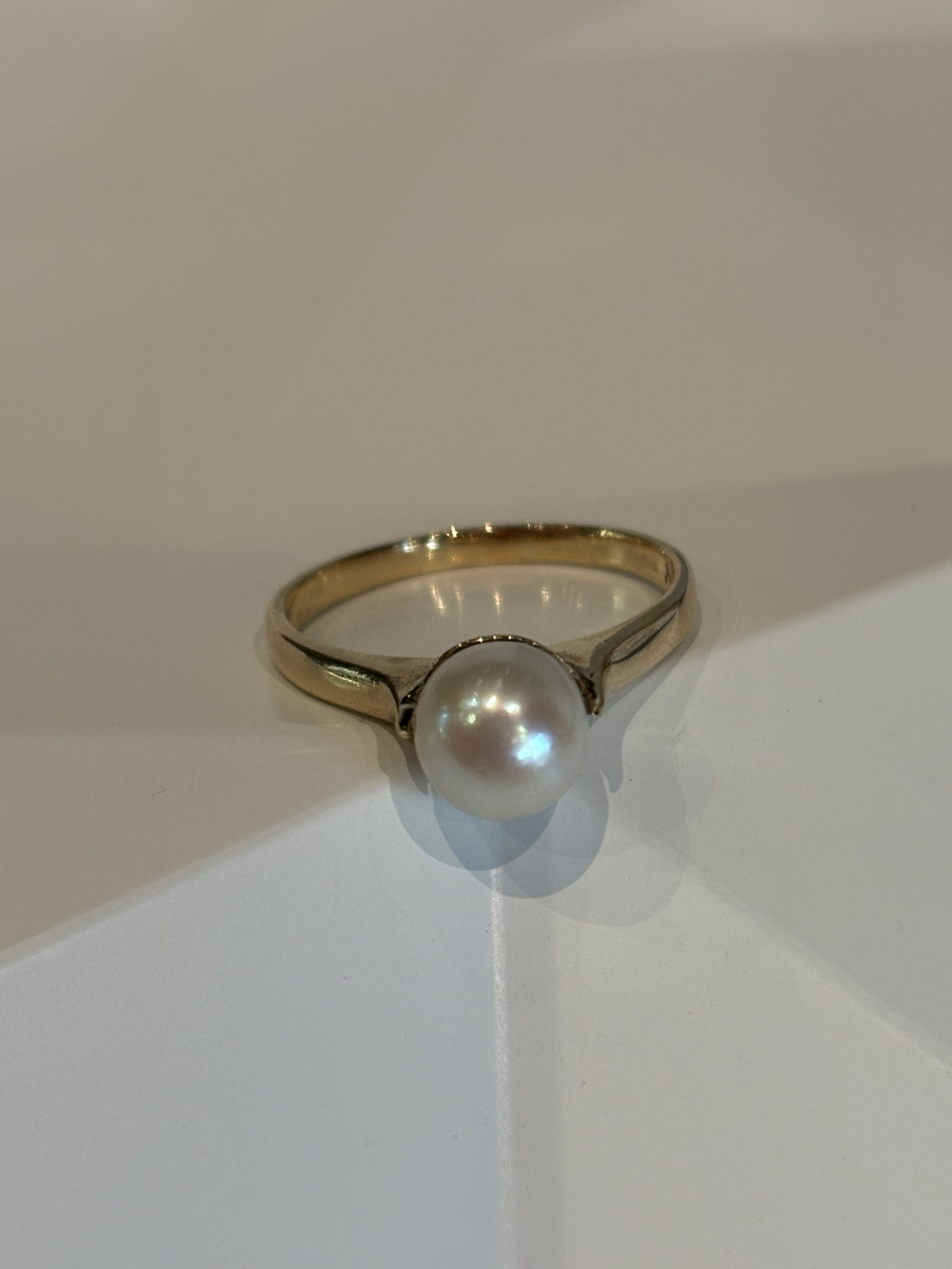 Gouden ring met cultivé parel